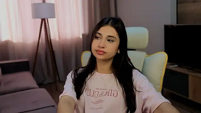 Snapshot of honeylanaa chatting on June 14, 2026, 4:46 am honeylanaa online show from June 14, 2026, 4:46 am
