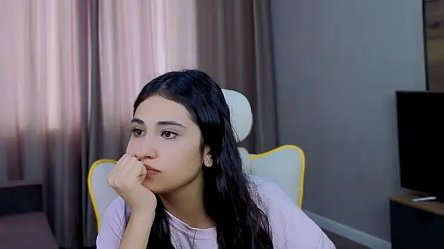Snapshot of honeylanaa chatting on May 24, 2026, 4:23 am honeylanaa online show from May 24, 2026, 4:23 am