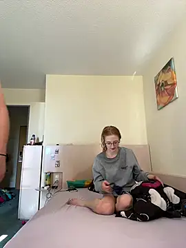 Snapshot of LauraundSteve_ chatting on July 12, 2026, 3:35 pm LauraundSteve online show from July 12, 2026, 3:35 pm