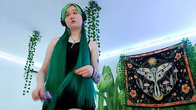 HunXena online show from June 17, 2026, 4:39 pm