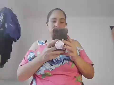 Snapshot of Pamela_sa chatting on June 18, 2026, 6:24 pm Pamela sa online show from June 18, 2026, 6:24 pm
