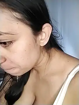 Snapshot of Pamela_sa chatting on August 2, 2026, 6:05 pm Pamela sa online show from August 2, 2026, 6:05 pm