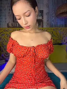 Snapshot of GlamKittenXXX chatting on May 19, 2026, 1:07 pm GlamKittenXXX online show from May 19, 2026, 1:07 pm