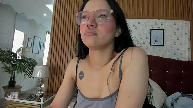 Snapshot of SophiieCalloway1 chatting on June 22, 2026, 2:03 pm SophiieCalloway1 online show from June 22, 2026, 2:03 pm