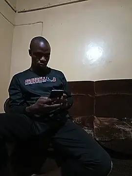 Snapshot of janvierer chatting on June 10, 2026, 7:04 pm janvierer online show from June 10, 2026, 7:04 pm