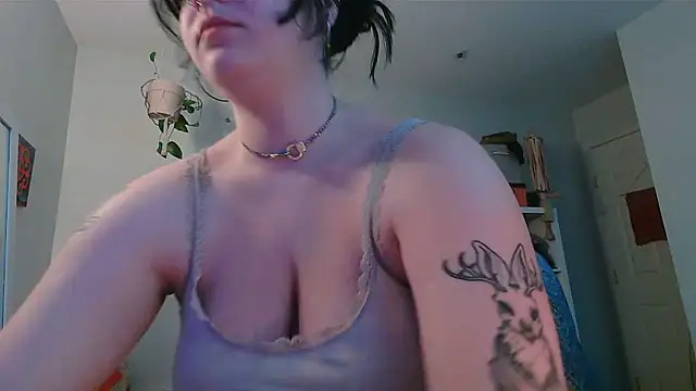 Snapshot of prettybird06 chatting on June 24, 2026, 8:06 pm prettybird06 online show from June 24, 2026, 8:06 pm