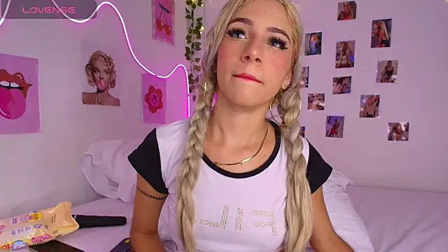 Snapshot of cinniaa_ chatting on May 28, 2026, 1:24 am cinniaa online show from May 28, 2026, 1:24 am
