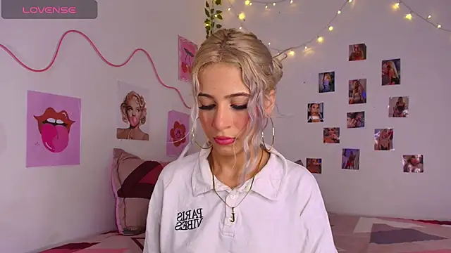 Snapshot of cinniaa_ chatting on May 21, 2026, 12:08 am cinniaa online show from May 21, 2026, 12:08 am