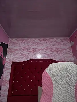 Stefany LS online show from May 31, 2026, 1:28 pm