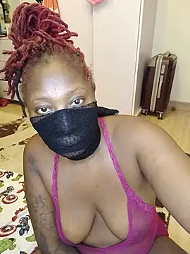 Snapshot of Val_Cee chatting on May 31, 2026, 2:01 pm Val Cee online show from May 31, 2026, 2:01 pm