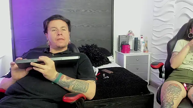 Snapshot of inkedsinners_ chatting on July 9, 2026, 1:43 pm inkedsinners online show from July 9, 2026, 1:43 pm