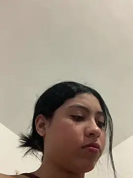 Snapshot of Paula-sinz chatting on May 17, 2026, 9:15 pm Paula-sinz online show from May 17, 2026, 9:15 pm