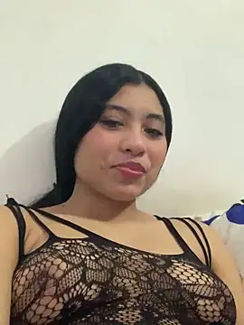 Snapshot of Paula-sinz chatting on May 26, 2026, 9:57 pm Paula-sinz online show from May 26, 2026, 9:57 pm