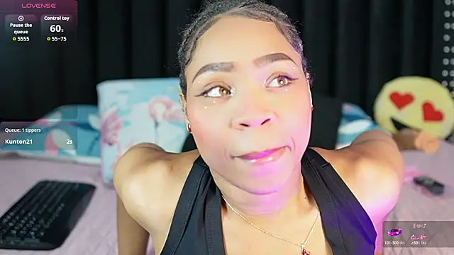 thinsamathagirl online show from May 26, 2026, 3:04 am
