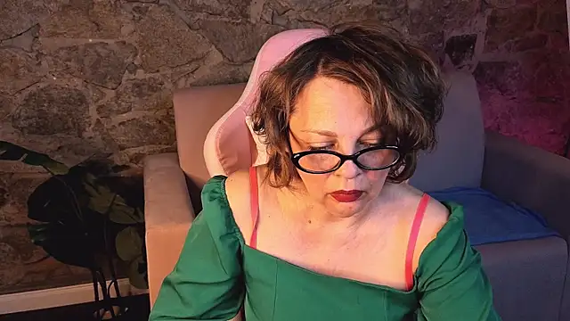 Snapshot of LiliaLawson chatting on May 25, 2026, 1:16 am LiliaLawson online show from May 25, 2026, 1:16 am
