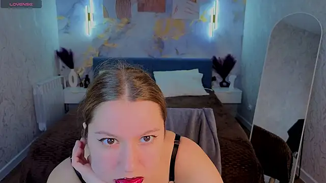 Snapshot of Shakira_Lux chatting on May 29, 2026, 9:04 am Shakira Lux online show from May 29, 2026, 9:04 am