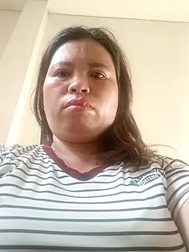 Snapshot of -Yeyi- chatting on May 31, 2026, 10:21 am -Yeyi- online show from May 31, 2026, 10:21 am