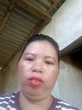 Snapshot of -Yeyi- chatting on May 27, 2026, 12:20 am -Yeyi- online show from May 27, 2026, 12:20 am