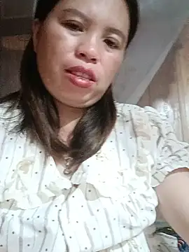 Snapshot of -Yeyi- chatting on July 11, 2026, 2:06 pm -Yeyi- online show from July 11, 2026, 2:06 pm