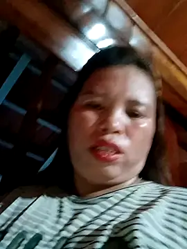 Snapshot of -Yeyi- chatting on June 19, 2026, 11:49 am -Yeyi- online show from June 19, 2026, 11:49 am