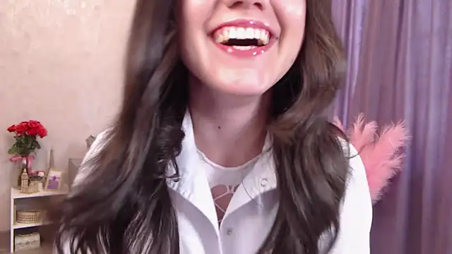 Snapshot of SusanMorandi chatting on June 19, 2026, 9:04 am SusanMorandi online show from June 19, 2026, 9:04 am