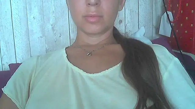 Snapshot of Bella--White chatting on July 19, 2026, 6:55 am Bella--White online show from July 19, 2026, 6:55 am