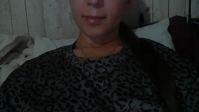 Bella--White online show from May 29, 2026, 4:13 pm