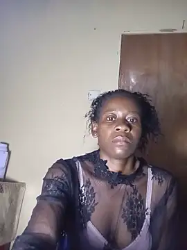Snapshot of Mamapretty chatting on May 19, 2026, 1:21 am Mamapretty online show from May 19, 2026, 1:21 am