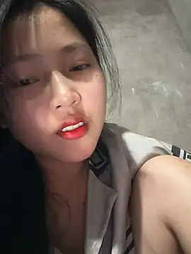 Snapshot of hinami-lo chatting on May 30, 2026, 9:20 pm hinami-lo online show from May 30, 2026, 9:20 pm