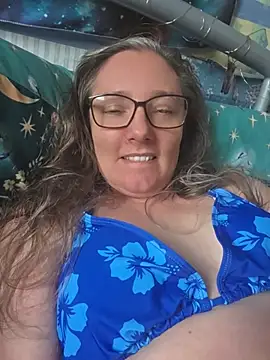 Snapshot of Izzylove47 chatting on July 3, 2026, 11:50 am Izzylove47 online show from July 3, 2026, 11:50 am