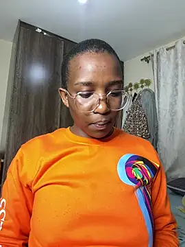 Snapshot of Miss-Temptasion chatting on June 19, 2026, 8:36 pm Miss-Temptasion online show from June 19, 2026, 8:36 pm
