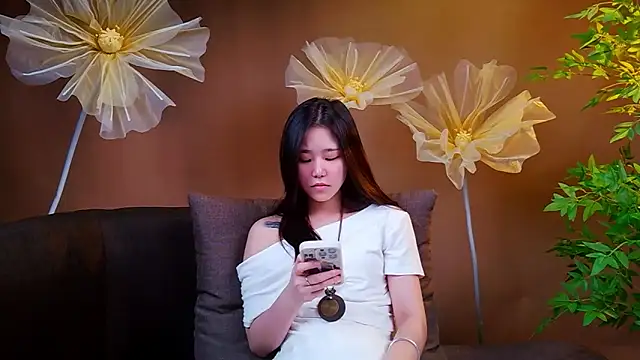 yu598188 online show from June 12, 2026, 3:04 am
