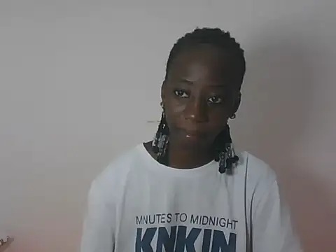 Snapshot of Darkpretty23 chatting on May 25, 2026, 3:33 pm Darkpretty23 online show from May 25, 2026, 3:33 pm