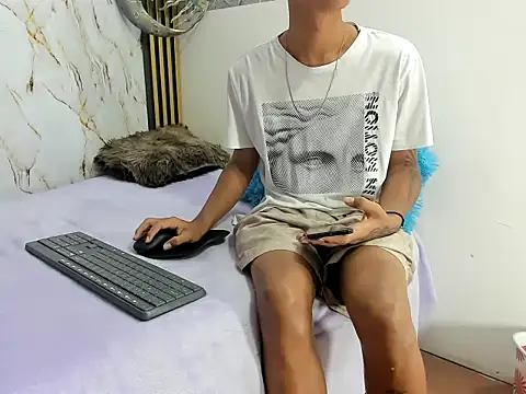 Snapshot of cute_boy_angelx18 chatting on July 1, 2026, 6:52 pm cute boy angelx18 online show from July 1, 2026, 6:52 pm