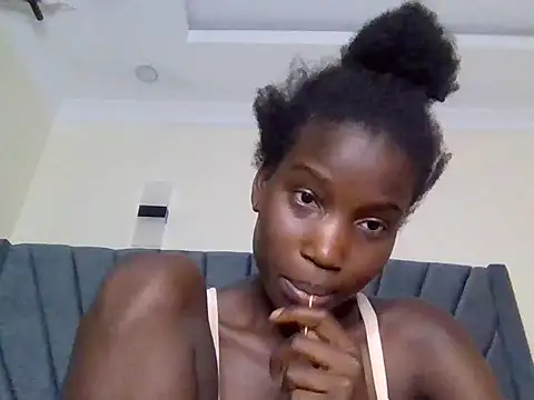 Snapshot of slimy_gal12 chatting on May 18, 2026, 4:29 am slimy gal12 online show from May 18, 2026, 4:29 am