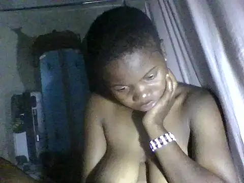 Snapshot of prettybelly chatting on June 12, 2026, 5:43 pm prettybelly online show from June 12, 2026, 5:43 pm