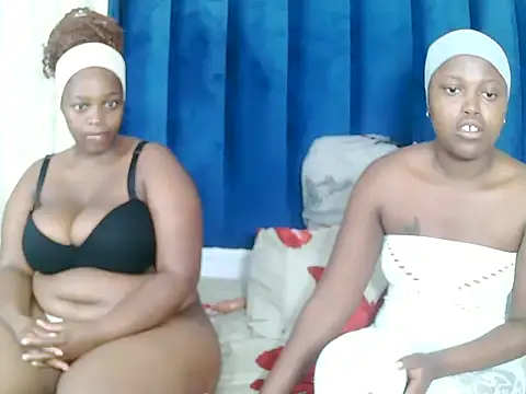 Snapshot of NaturalCurves7 chatting on May 25, 2026, 8:40 pm NaturalCurves7 online show from May 25, 2026, 8:40 pm