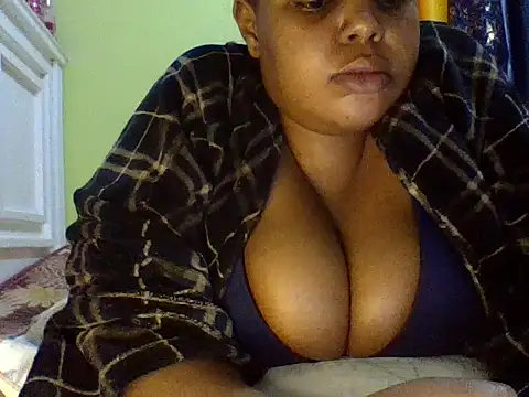 Snapshot of sexychubby22 chatting on May 28, 2026, 11:32 pm sexychubby22 online show from May 28, 2026, 11:32 pm