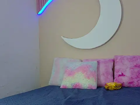 SamanthaLaurent online show from June 14, 2026, 2:24 am