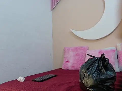 SamanthaLaurent online show from June 19, 2026, 7:20 pm