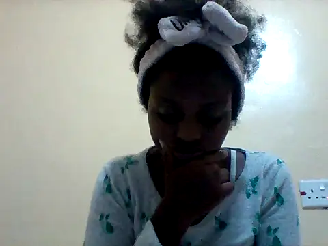 Snapshot of liligal chatting on June 2, 2026, 7:25 pm liligal online show from June 2, 2026, 7:25 pm