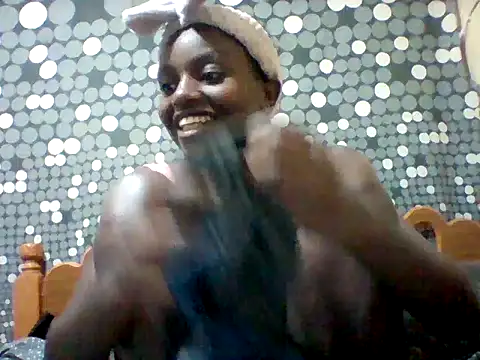liligal online show from July 10, 2026, 3:39 am