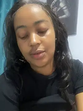 petite lexiiivv online show from July 14, 2026, 11:16 am