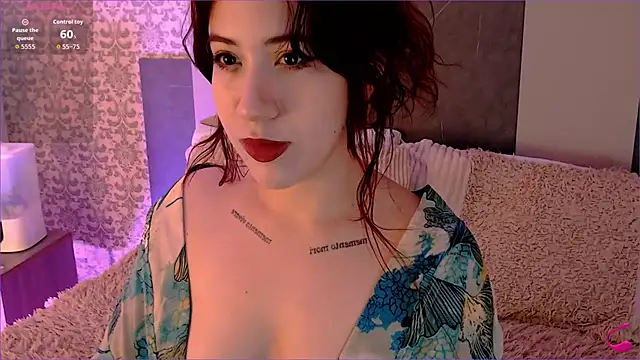AbrilSnow online show from July 16, 2026, 11:29 am