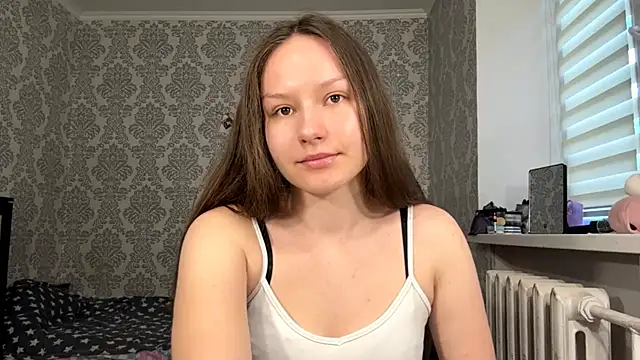 ShaylaChong online show from May 23, 2026, 4:00 am