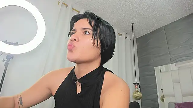 Lia  Kalifa online show from May 30, 2026, 3:24 am