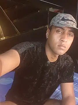 Snapshot of CamiloOlivera chatting on May 23, 2026, 9:25 pm CamiloOlivera online show from May 23, 2026, 9:25 pm