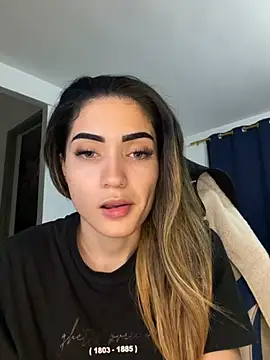 Snapshot of MagdalenaVega chatting on May 27, 2026, 11:28 am MagdalenaVega online show from May 27, 2026, 11:28 am