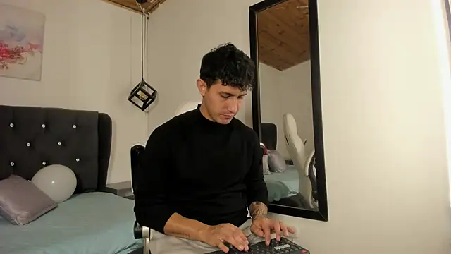 Snapshot of marcos_vieyra chatting on July 15, 2026, 7:21 pm marcos vieyra online show from July 15, 2026, 7:21 pm