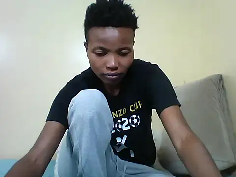 Snapshot of Bambybeauty2 chatting on June 2, 2026, 5:18 am Bambybeauty2 online show from June 2, 2026, 5:18 am